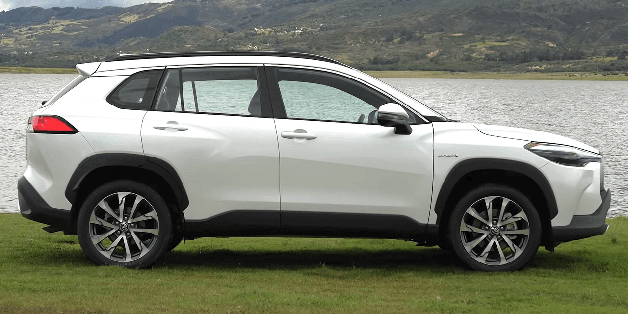 Toyota Corolla Cross SEG 2023 (imagen sin verificar)
