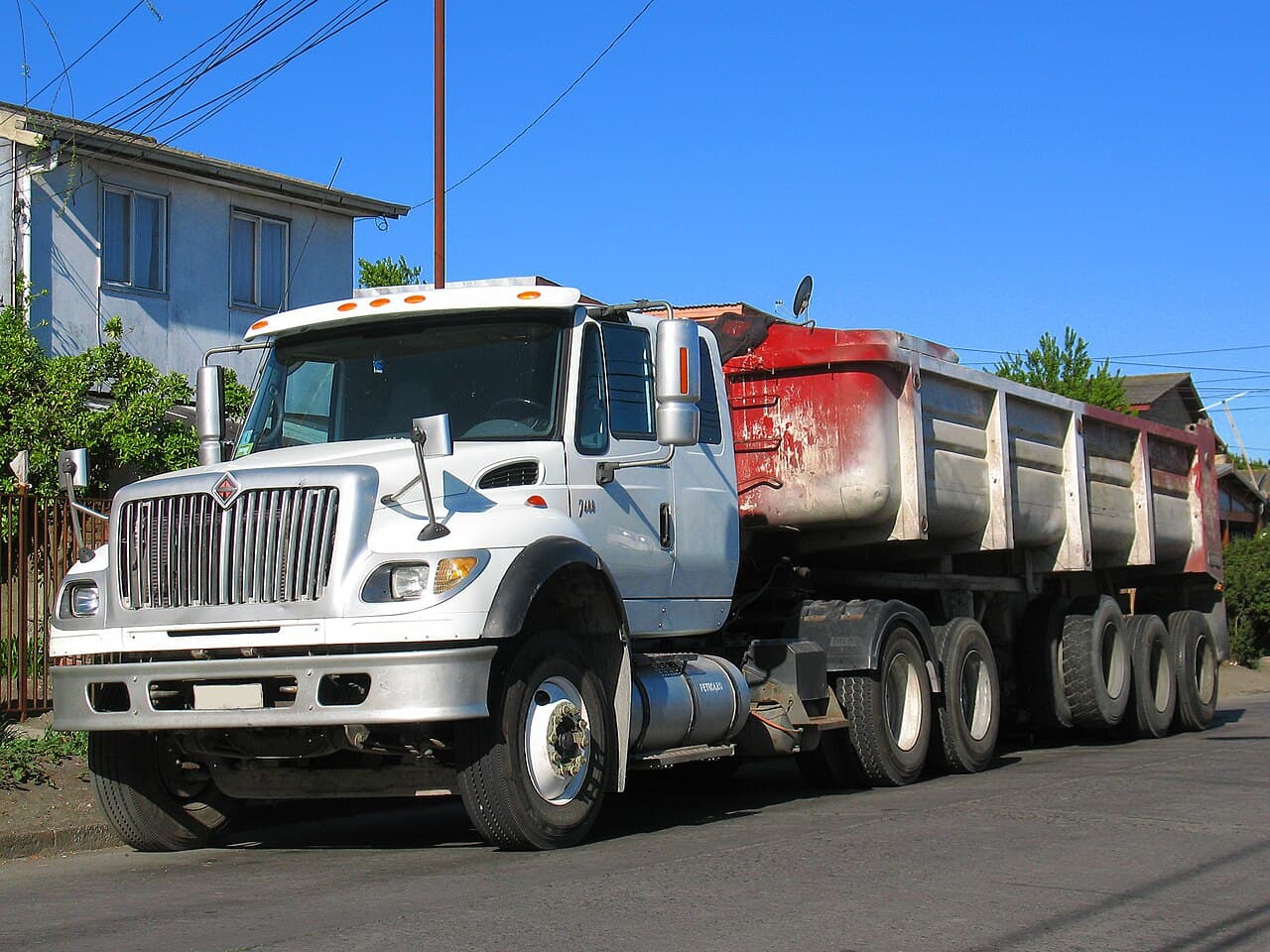 International 7400 2009 (imagen sin verificar)
