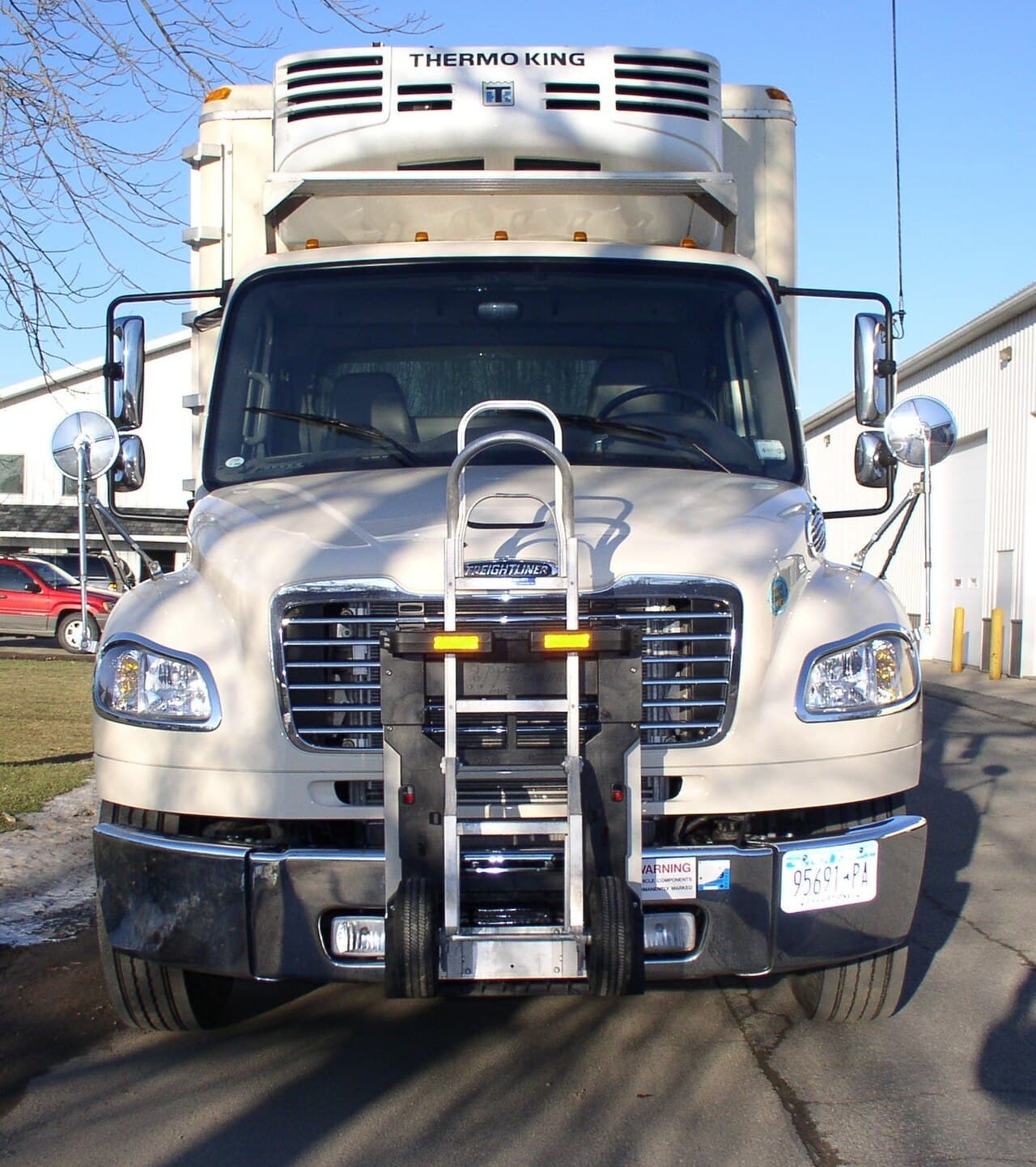Freightliner M2 106 2008 (imagen sin verificar)
